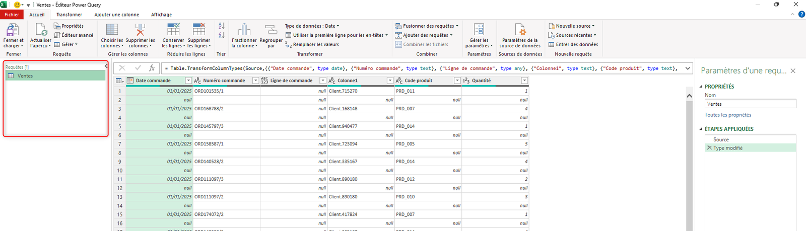 Interface complète de l'éditeur Power Query avec les boutons Fusionner et Ajouter des requêtes en haut