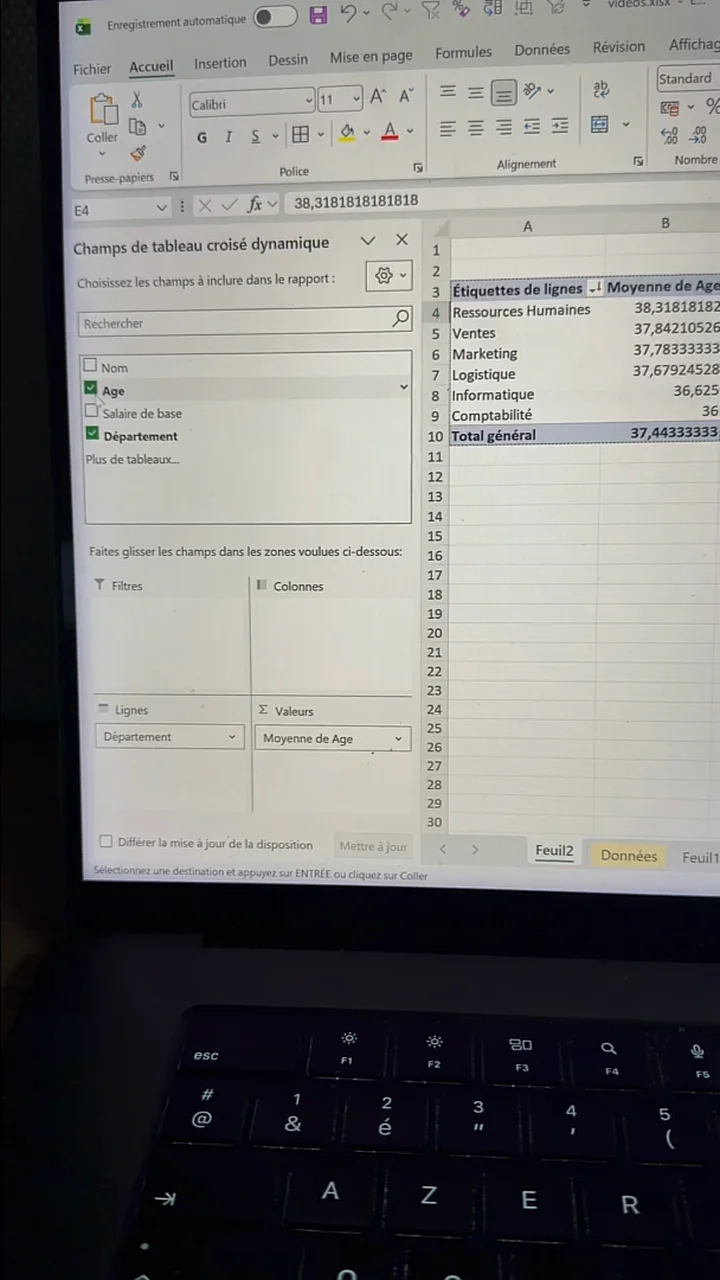 Tableau croisé dynamique Excel affichant l'âge moyen par département, trié du plus grand au plus petit