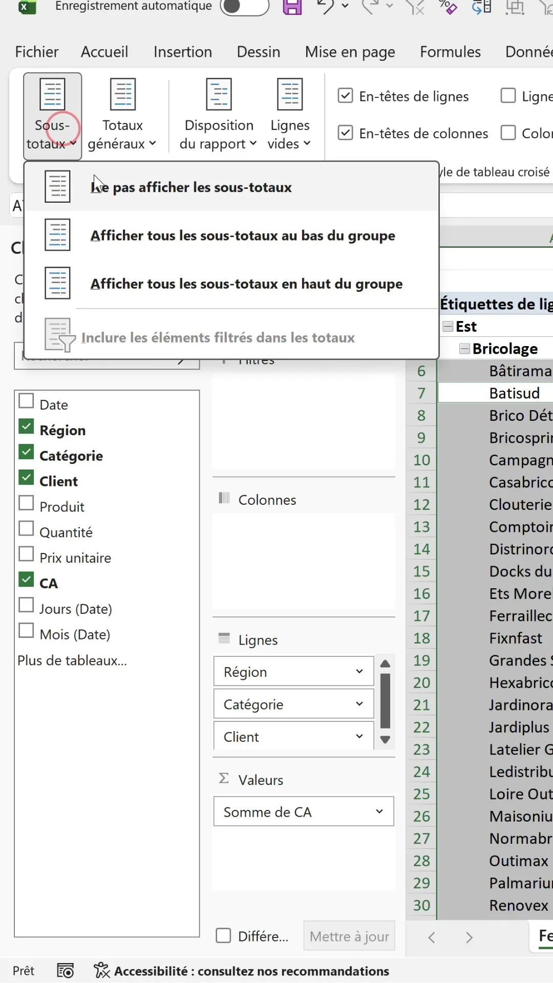 Menu Sous-totaux de l'onglet Création d'Excel ouvert sur un tableau croisé dynamique, avec les options Ne pas afficher les sous-totaux, Afficher tous les sous-totaux au bas du groupe et Afficher tous les sous-totaux en haut du groupe